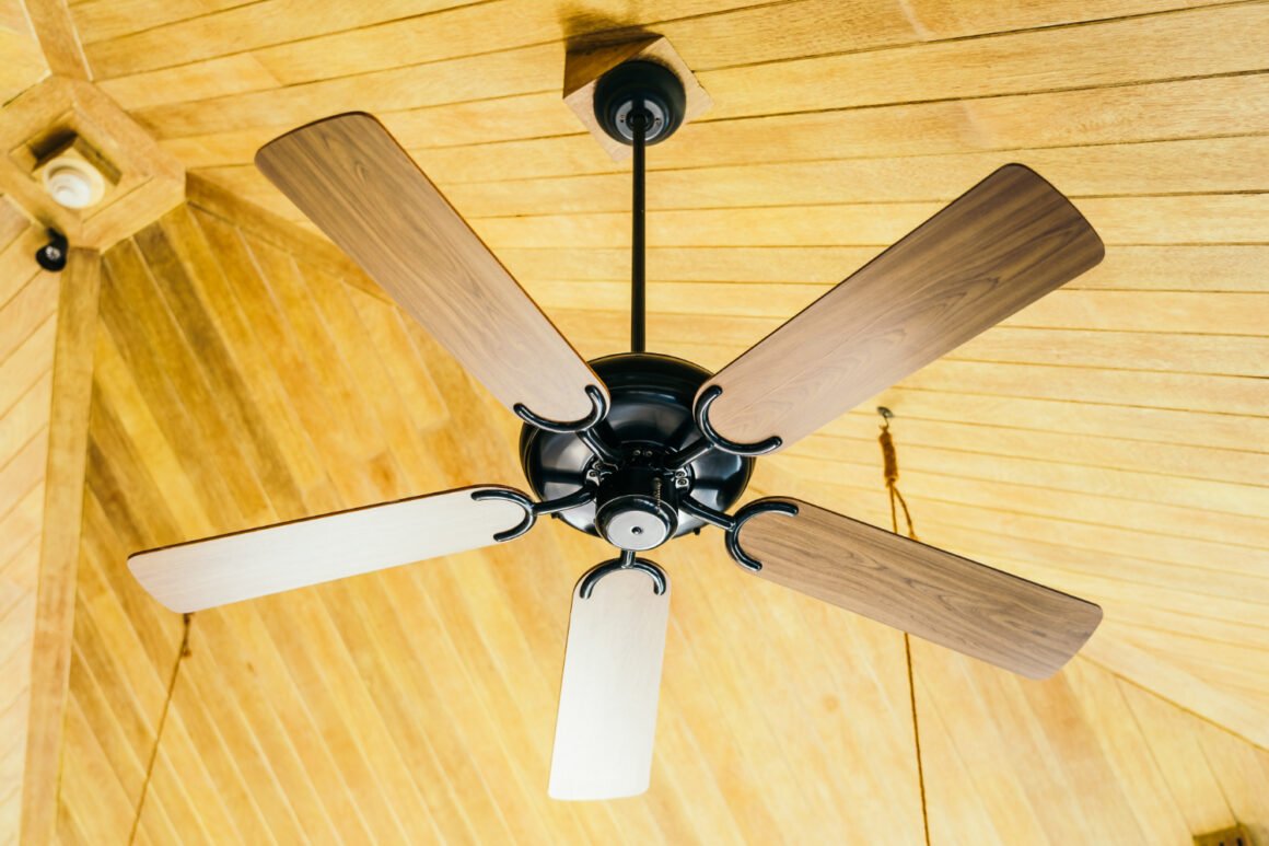 1970's Hunter Model 25454 Ceiling Fan